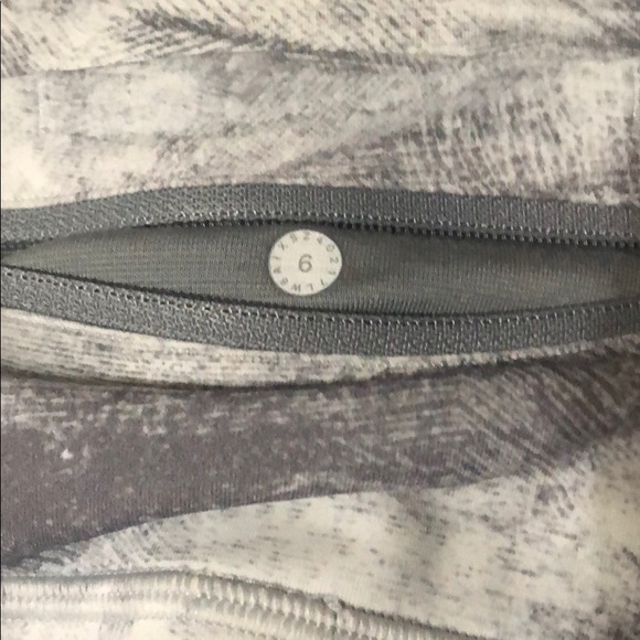 Lululemon Crops - Picture 3 of 4